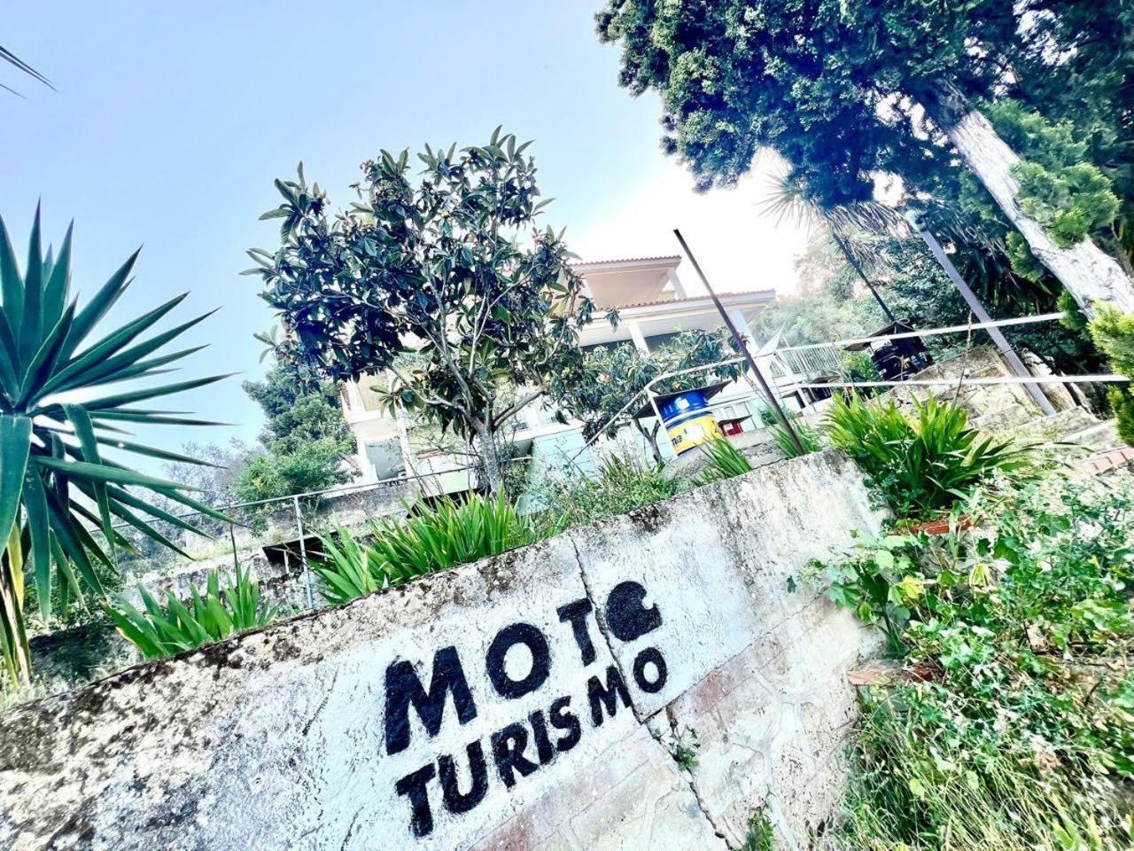 Mototurismo - Alla Scoperta Della Sardegna Sarroch Eksteriør billede
